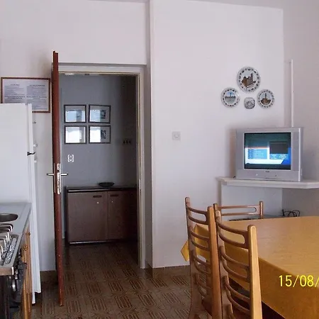 Lada 1217 Apartman Premantura