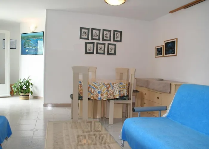 Lada 1217 Apartman *