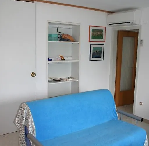 Lada 1217 Apartman Premantura