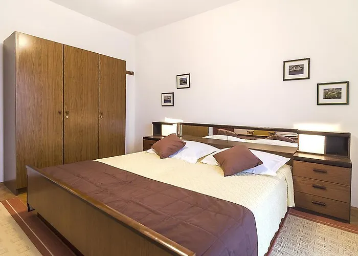 Lada 1217 * Premantura